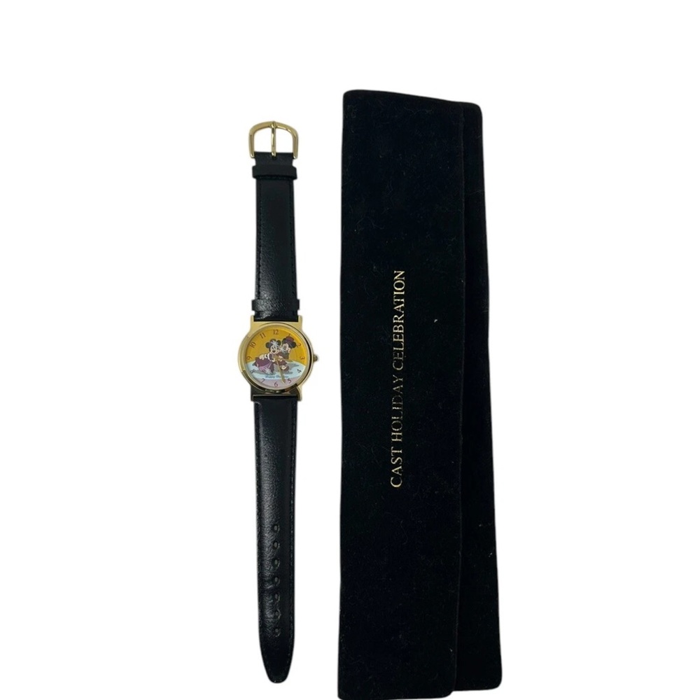 RARE! DISNEY cast member leather watch 1998 with case, never worn - Brand new